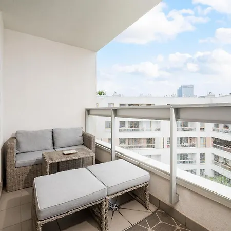 Kolska Superior By Bookinghost * Βαρσοβία